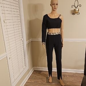 Black and Gold Ankle Cropped Pants with Sleek Fit
